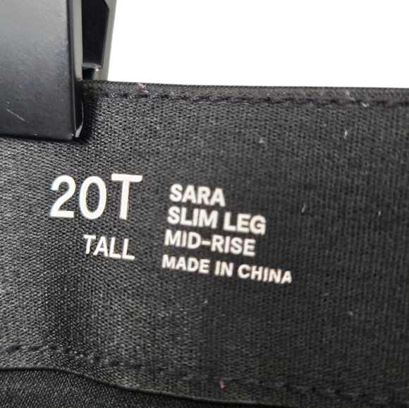 Liz Claiborne Sara Slim Leg Mid Rise Black Straight Jeans 20Tall - Picture 3 of 4